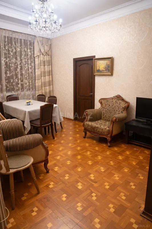 Kirayə verilir 4 otaqlı mənzil 80 m²