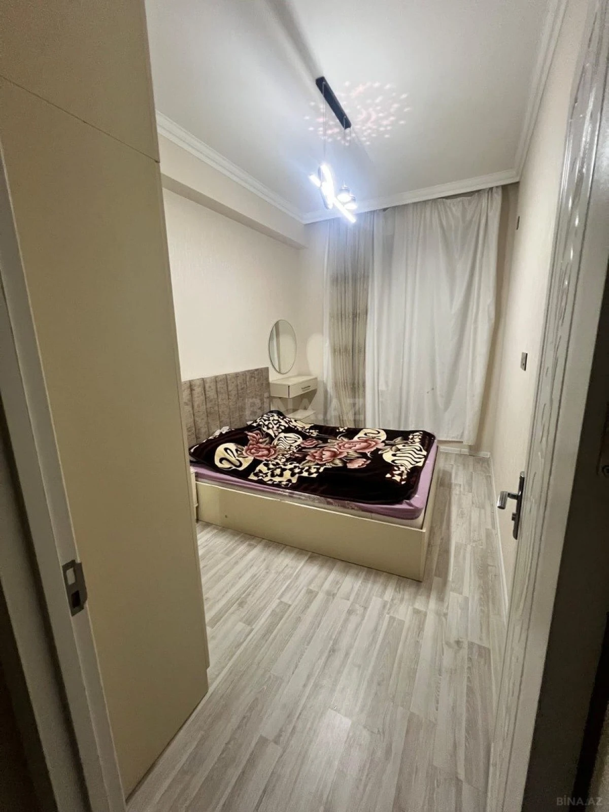 Kirayə verilir 2 otaqlı mənzil 65 m²