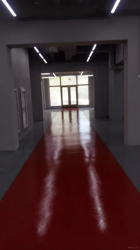 Satılır obyekt 450 m²