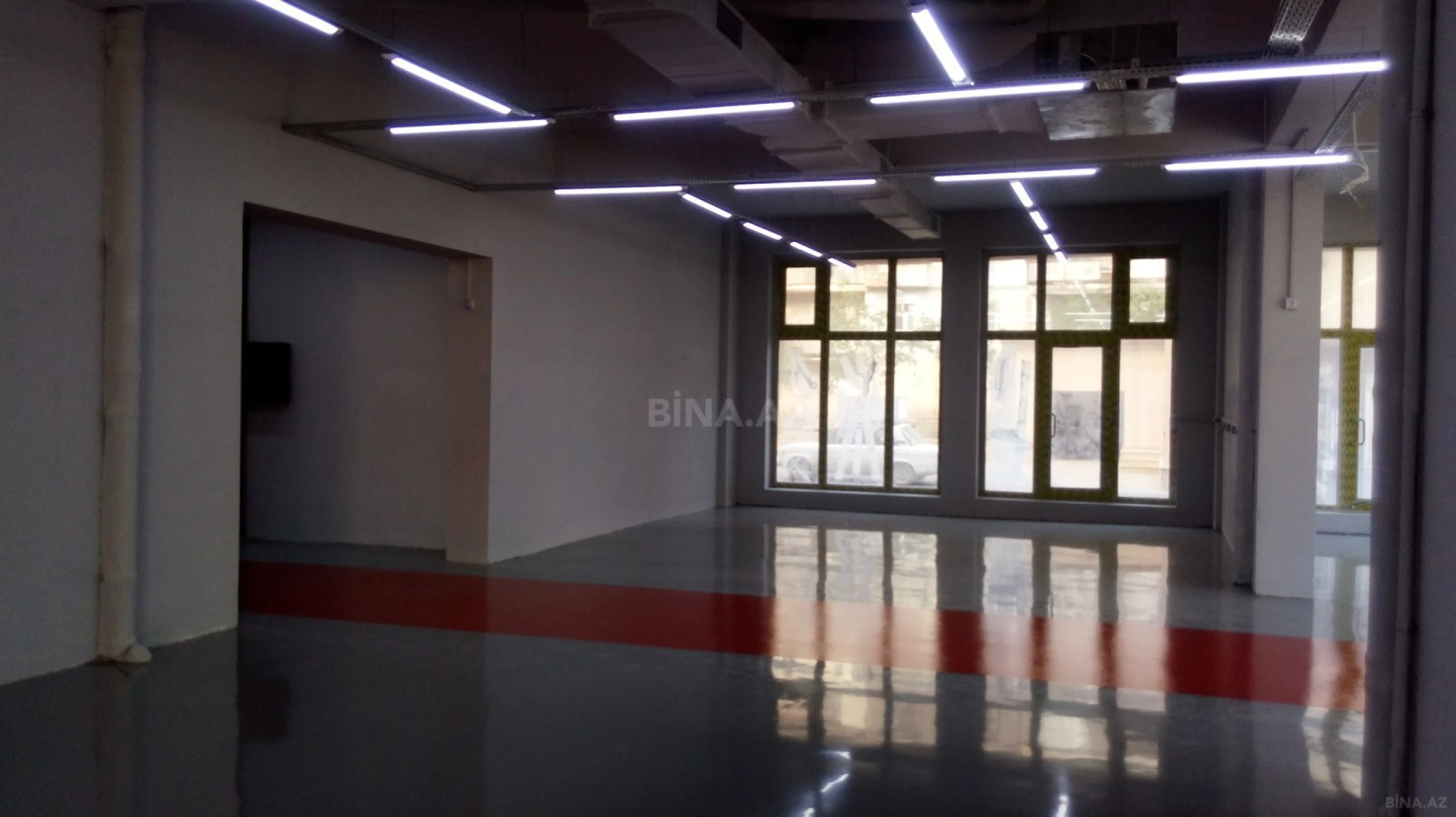 Satılır obyekt 450 m²