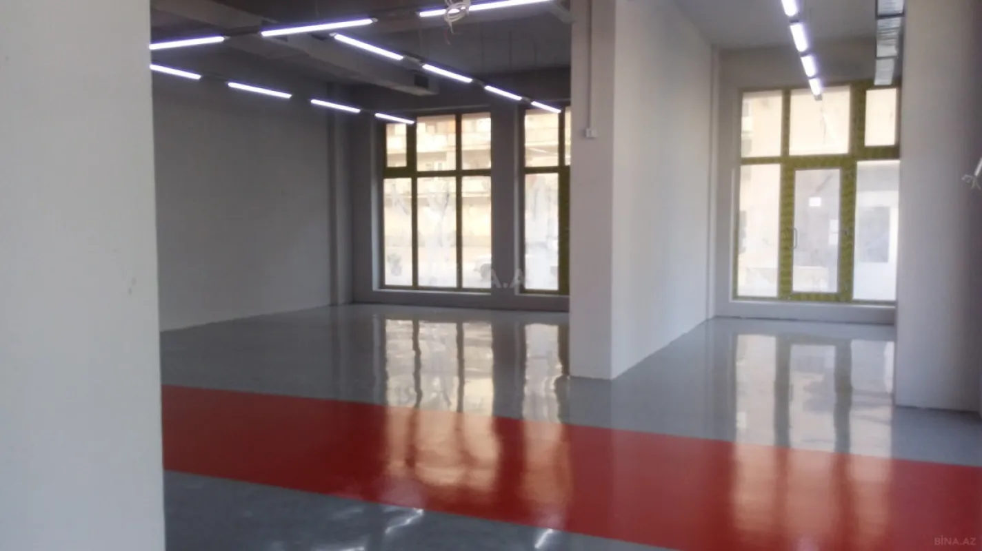 Satılır obyekt 450 m²