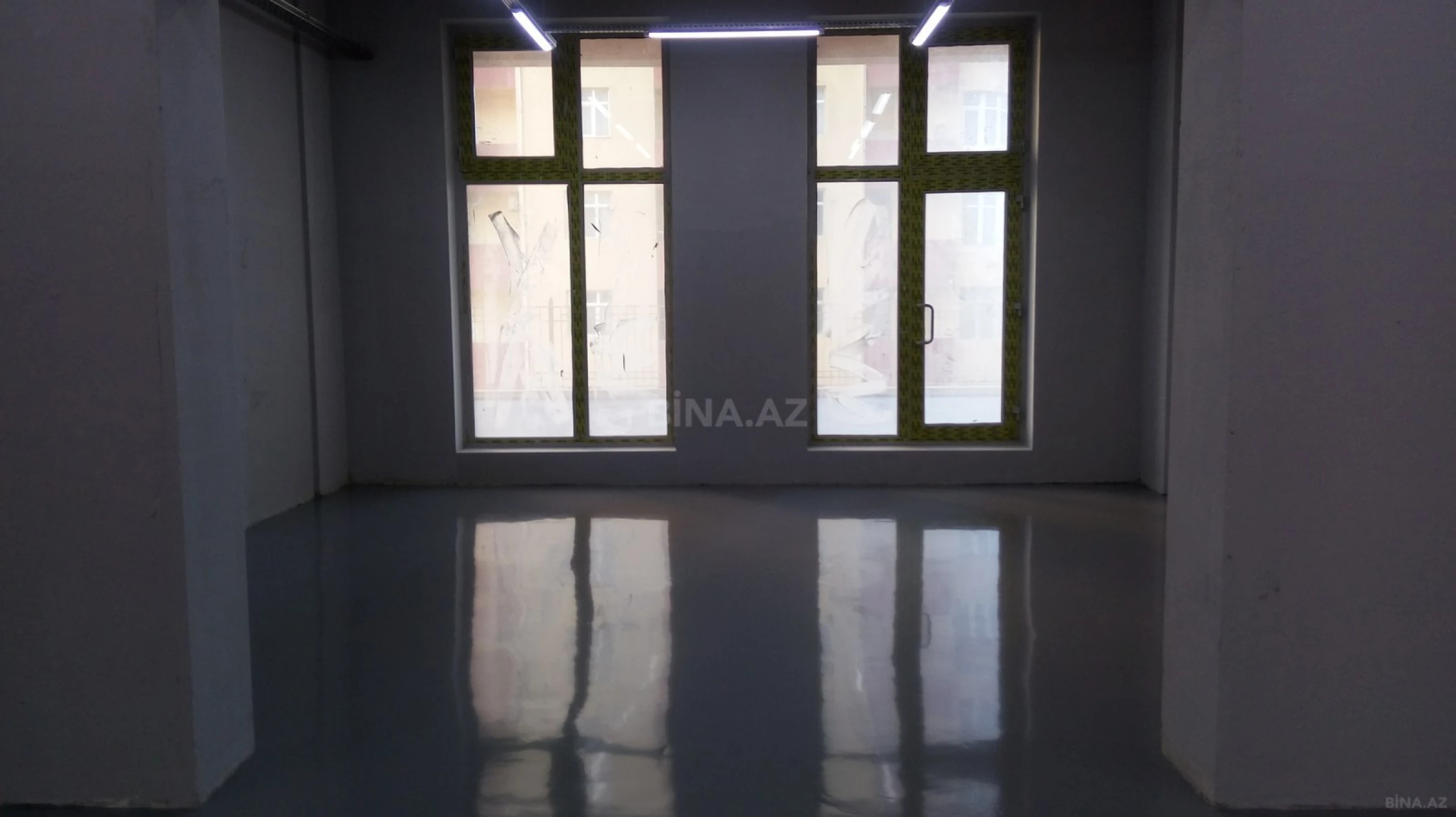 Satılır obyekt 450 m²