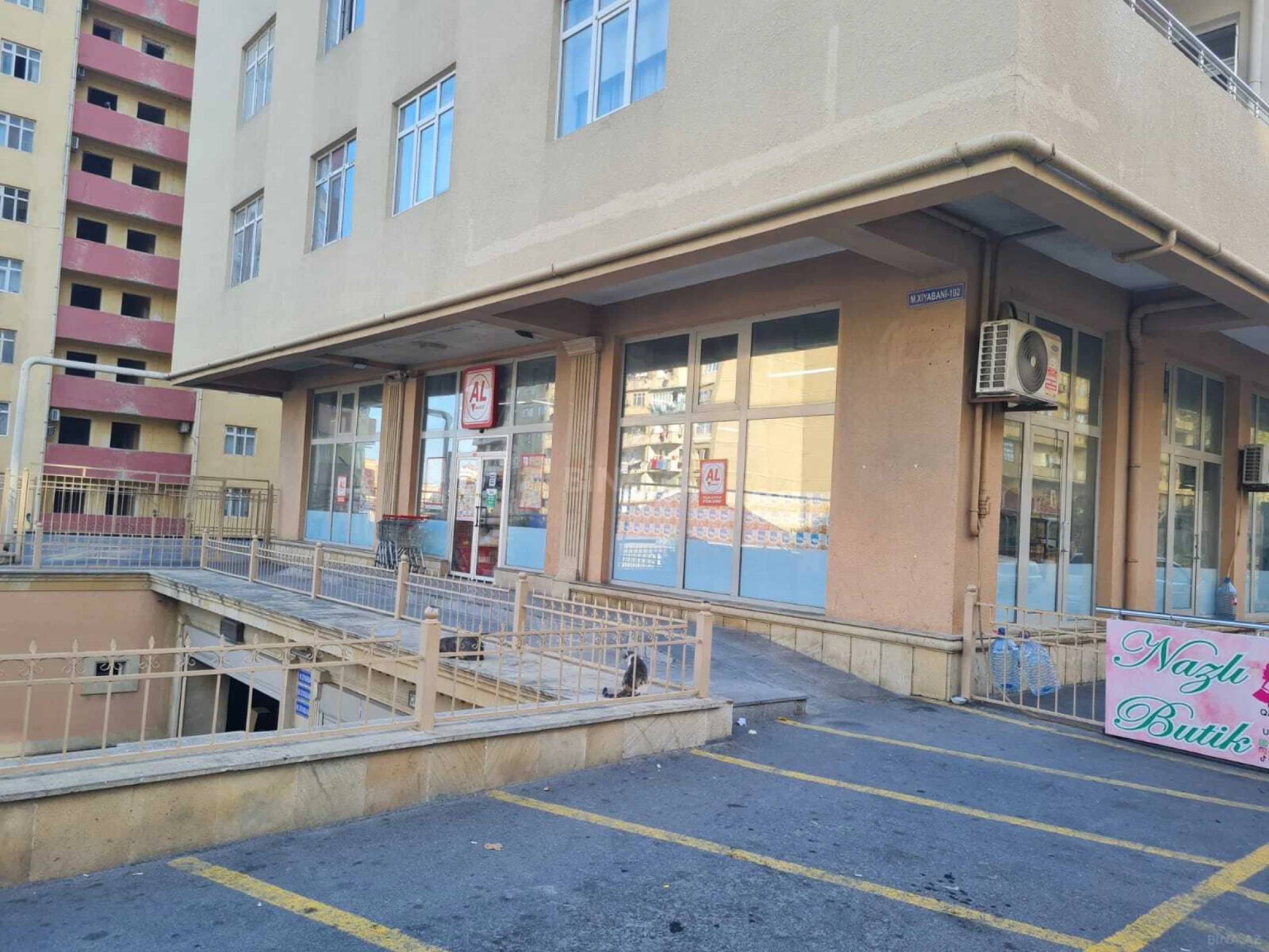 Satılır obyekt 450 m²