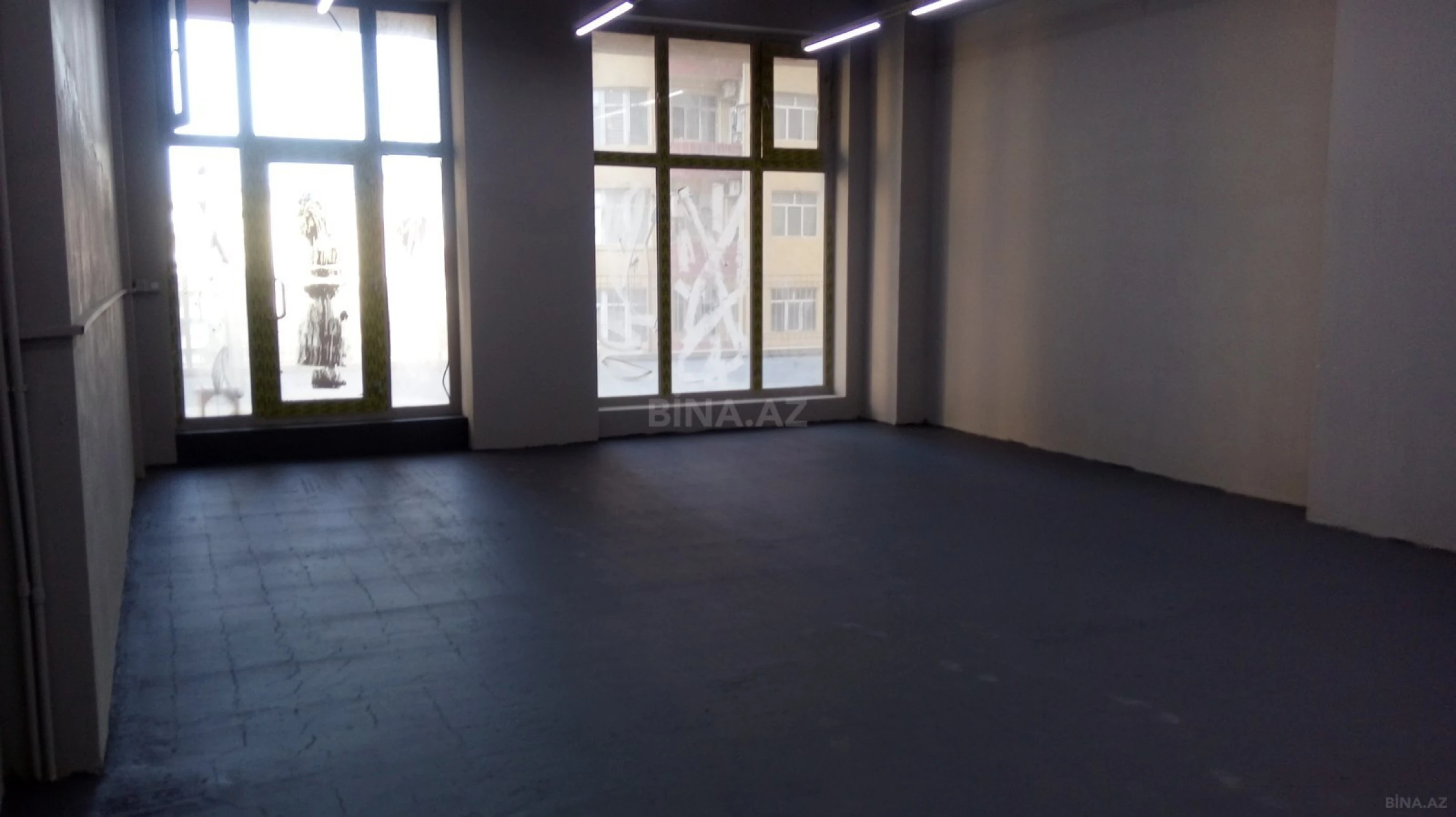 Satılır obyekt 450 m²
