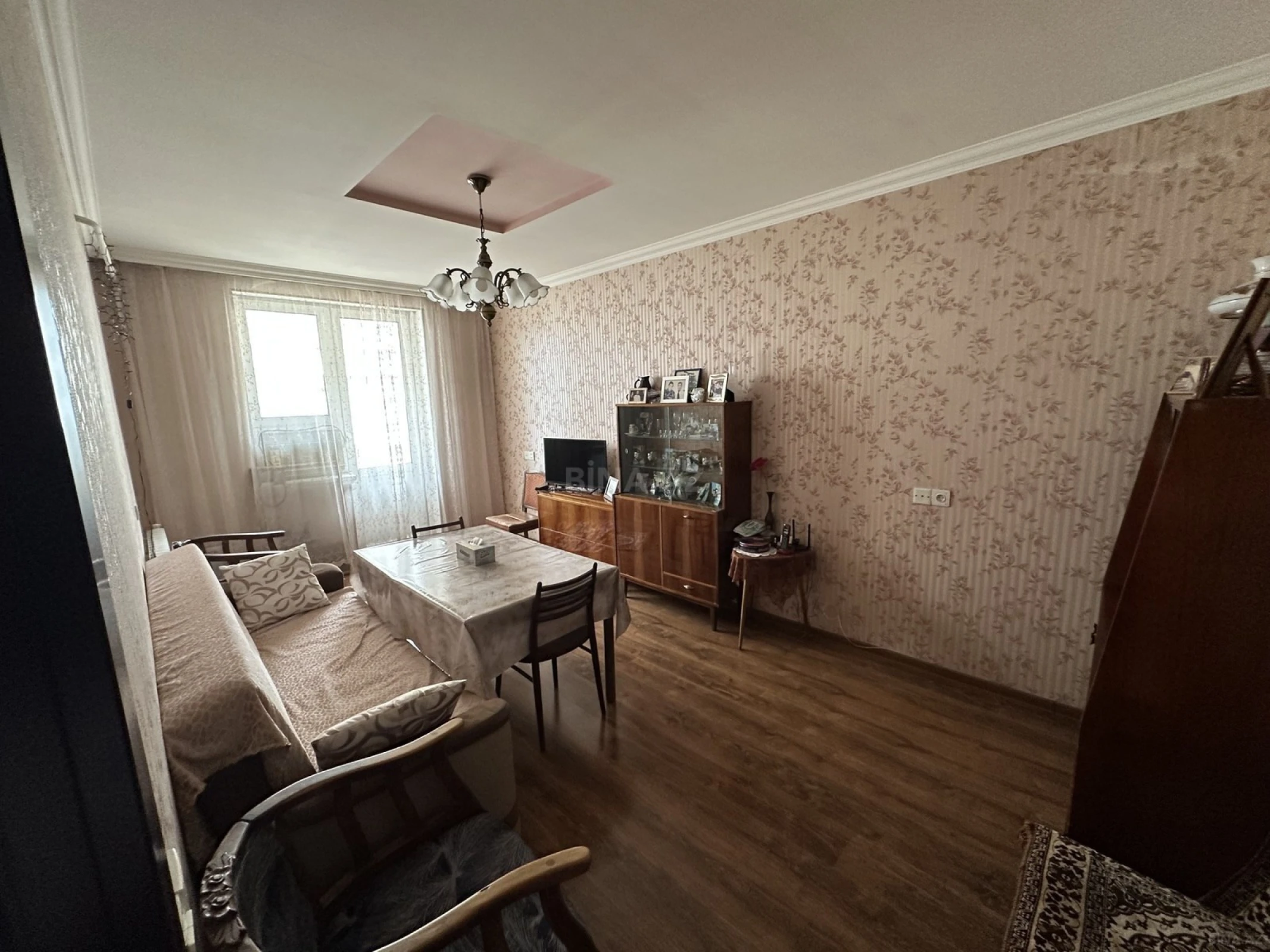 Satılır 2 otaqlı mənzil 67 m²