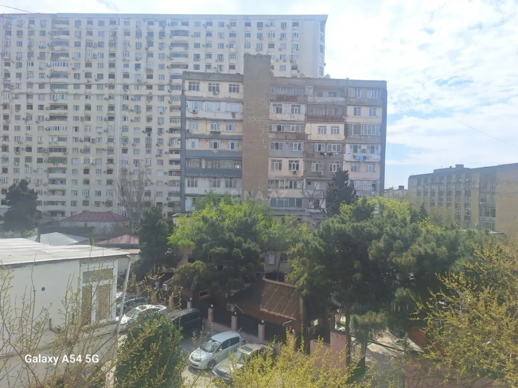 Satılır 3 otaqlı mənzil 77 m²