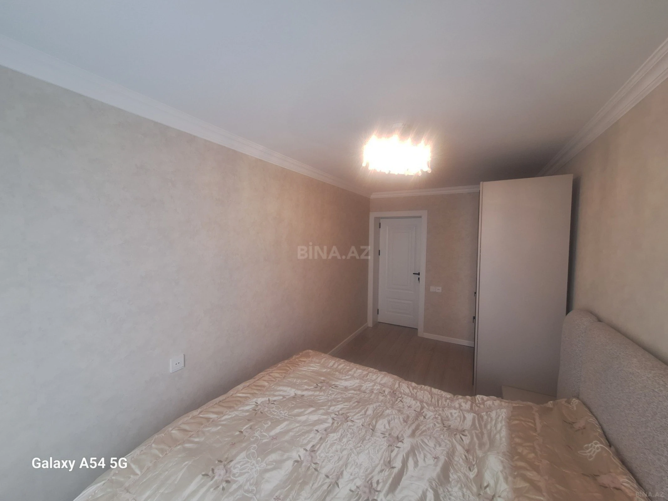 Satılır 3 otaqlı mənzil 77 m²
