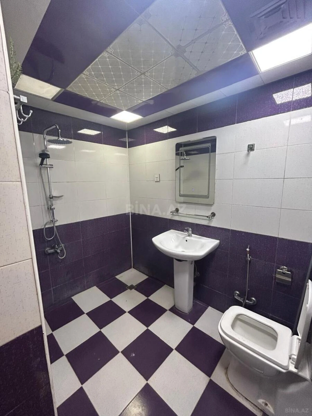 Kirayə verilir 2 otaqlı mənzil 70 m²