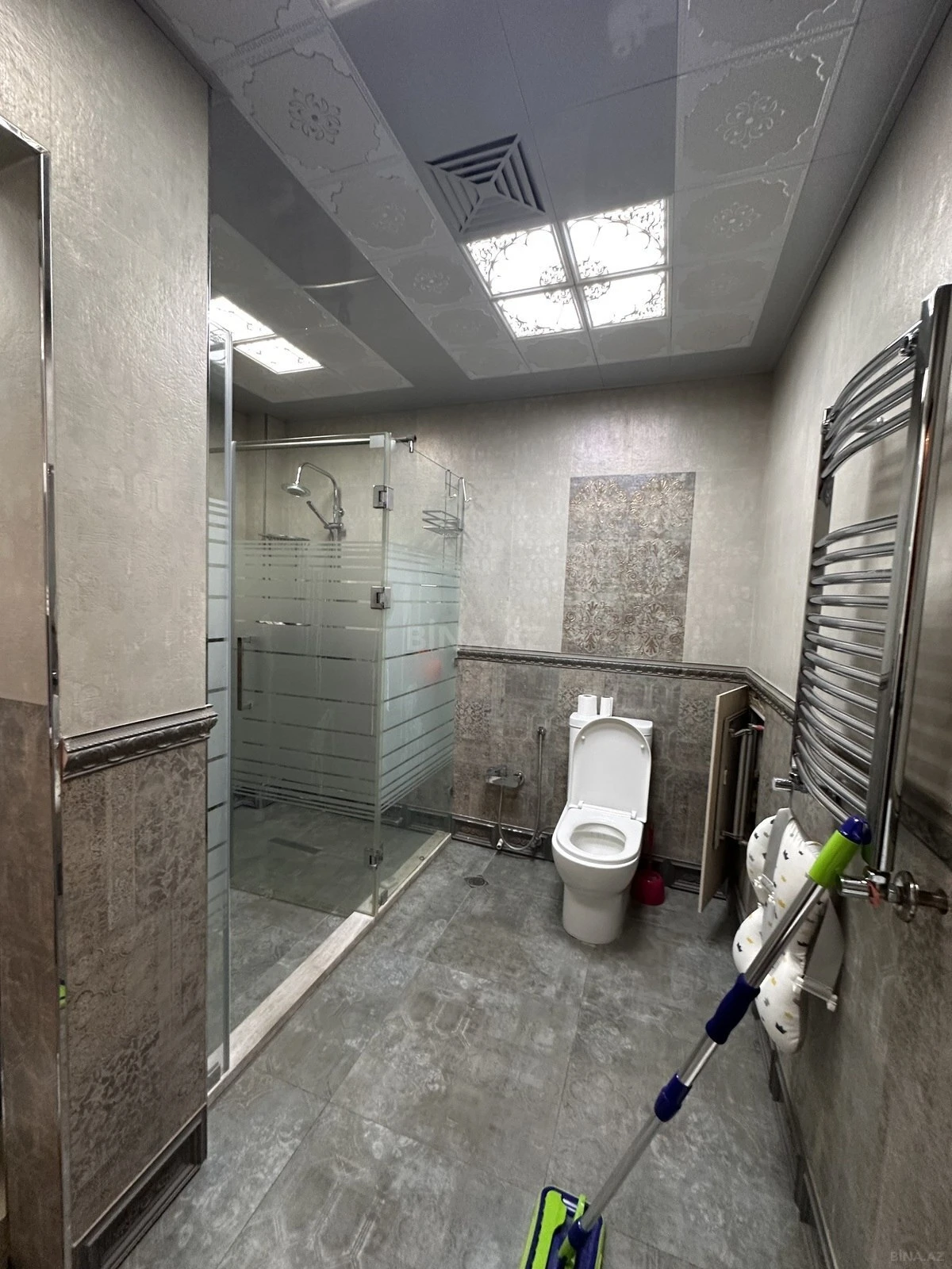 Satılır 3 otaqlı mənzil 145 m²