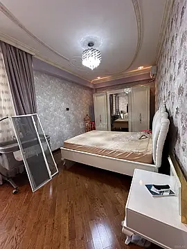 Satılır 3 otaqlı mənzil 145 m²