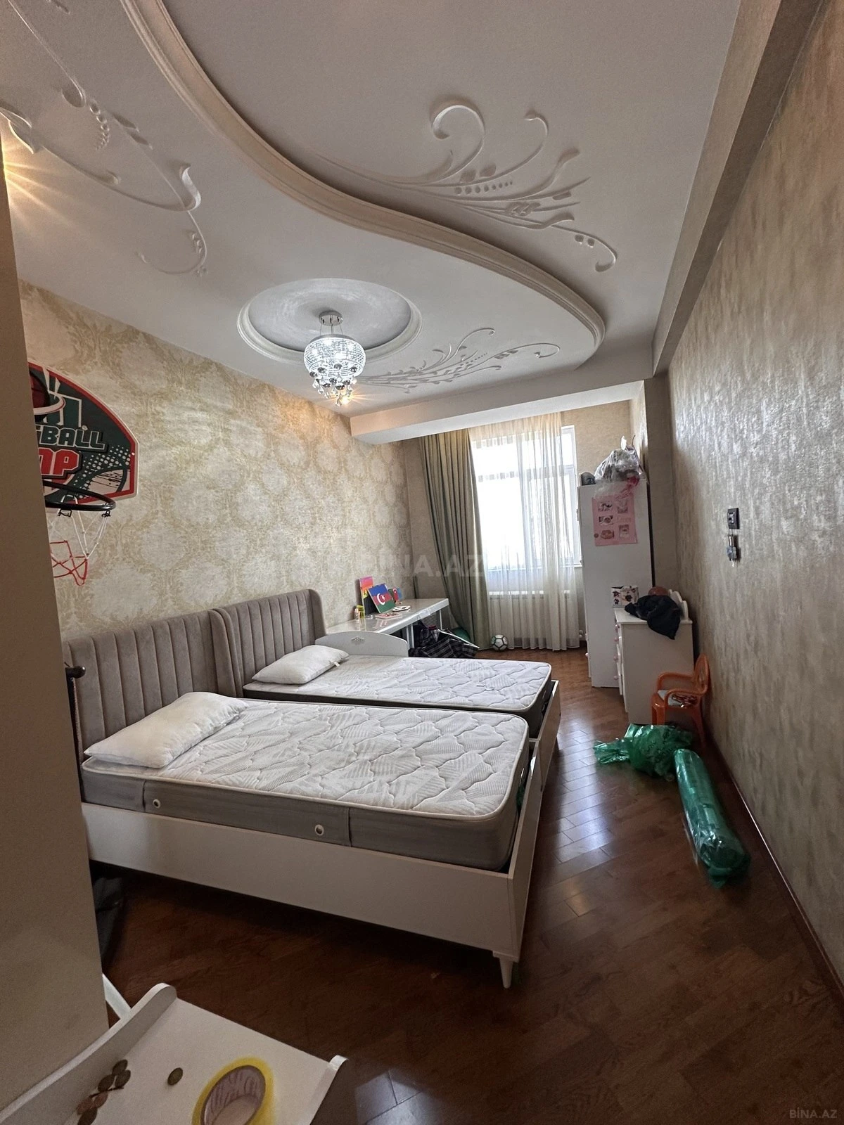 Satılır 3 otaqlı mənzil 145 m²