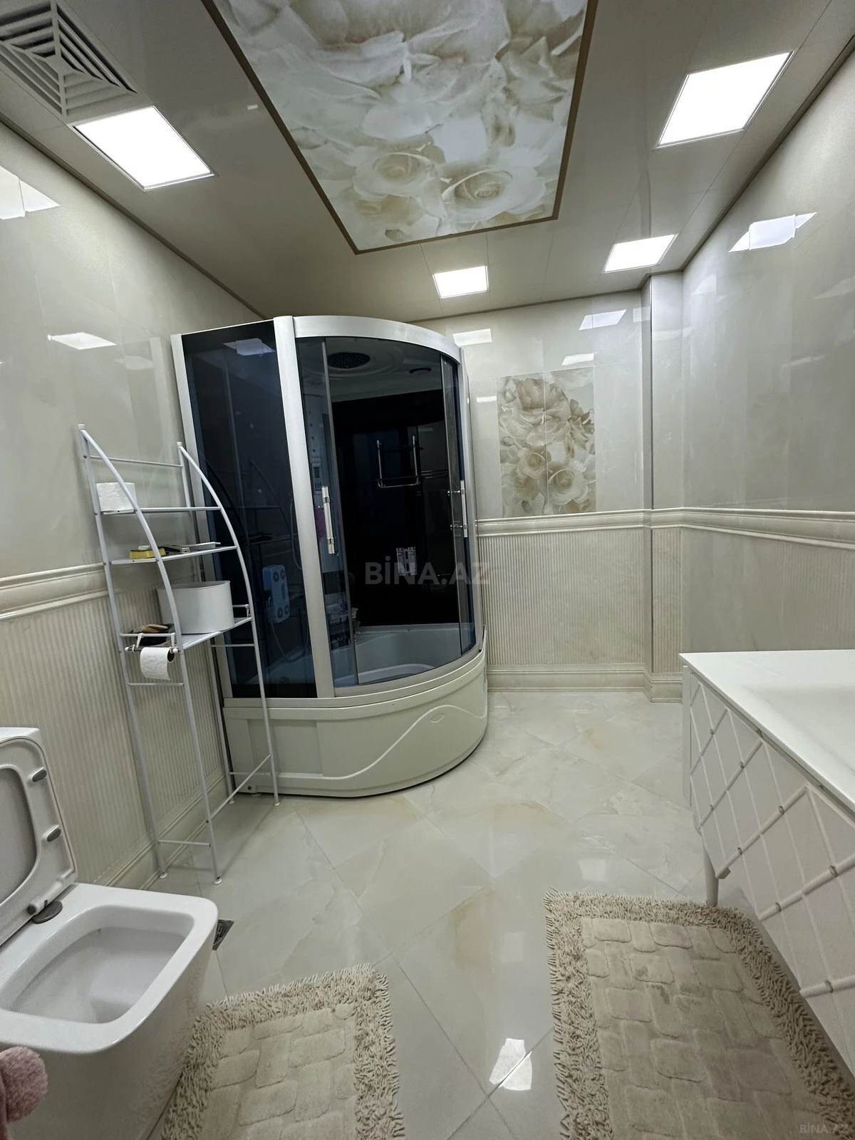 Satılır 3 otaqlı mənzil 145 m²