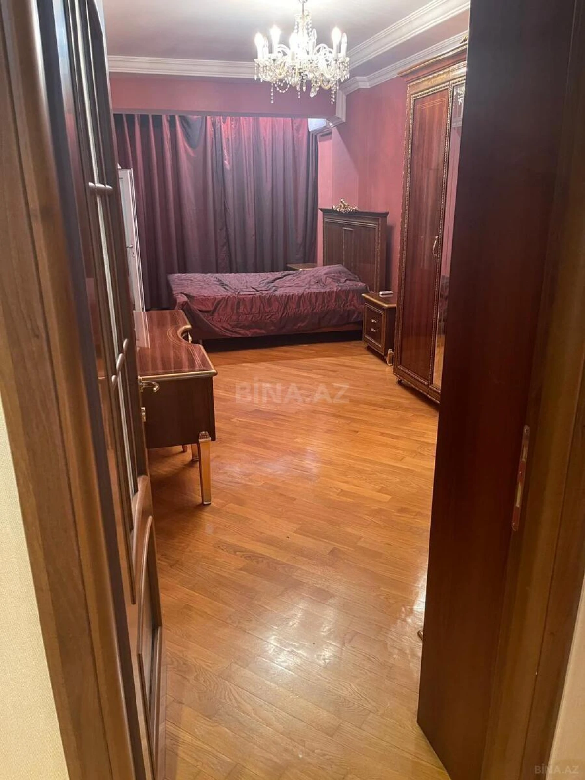 Satılır 3 otaqlı mənzil 170 m²