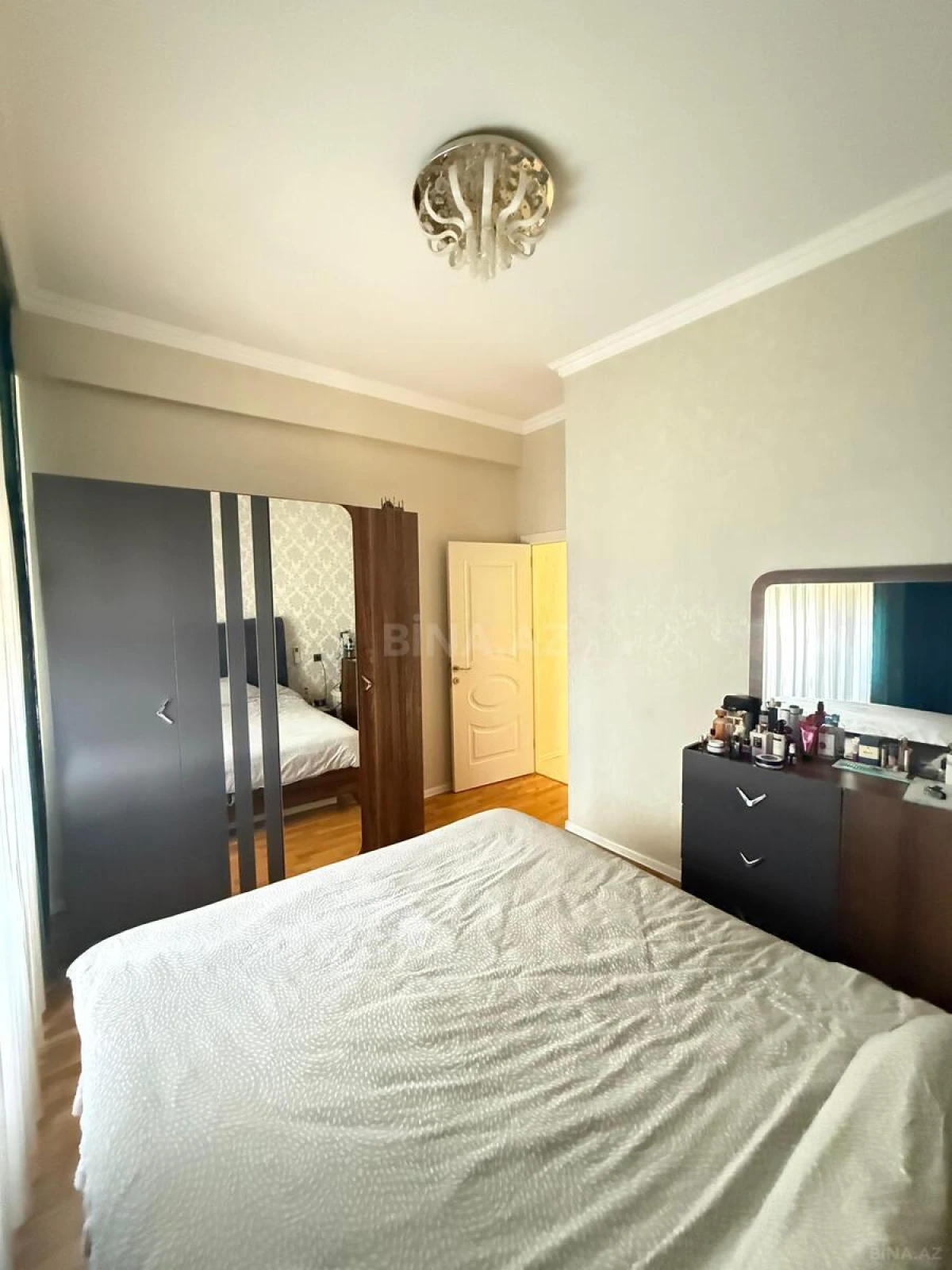 Satılır 2 otaqlı mənzil 70 m²