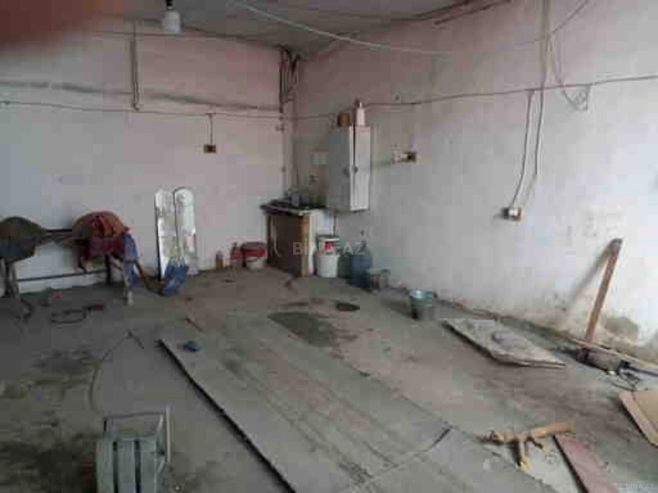 Satılır obyekt 283 m²