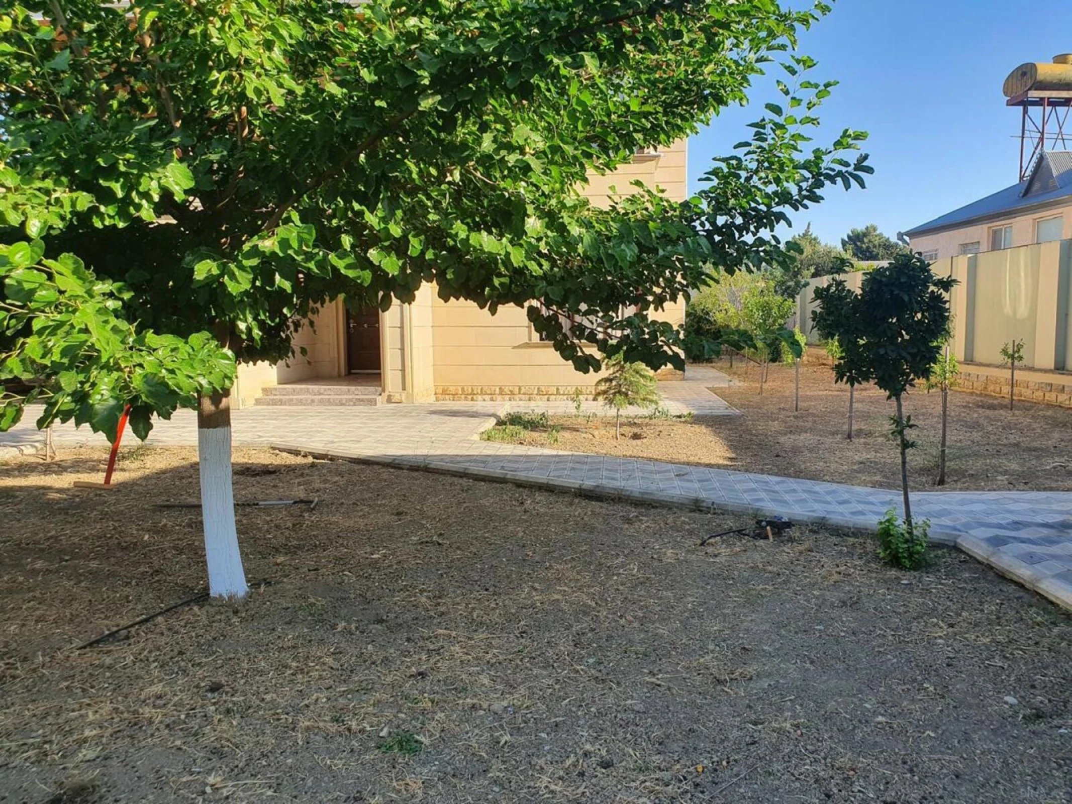 Kirayə verilir 7 otaqlı həyət evi 300 m²