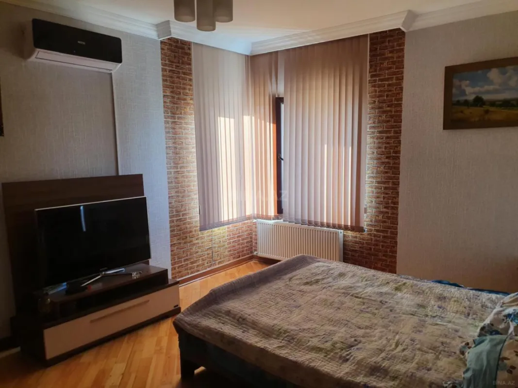 Kirayə verilir 7 otaqlı həyət evi 300 m²