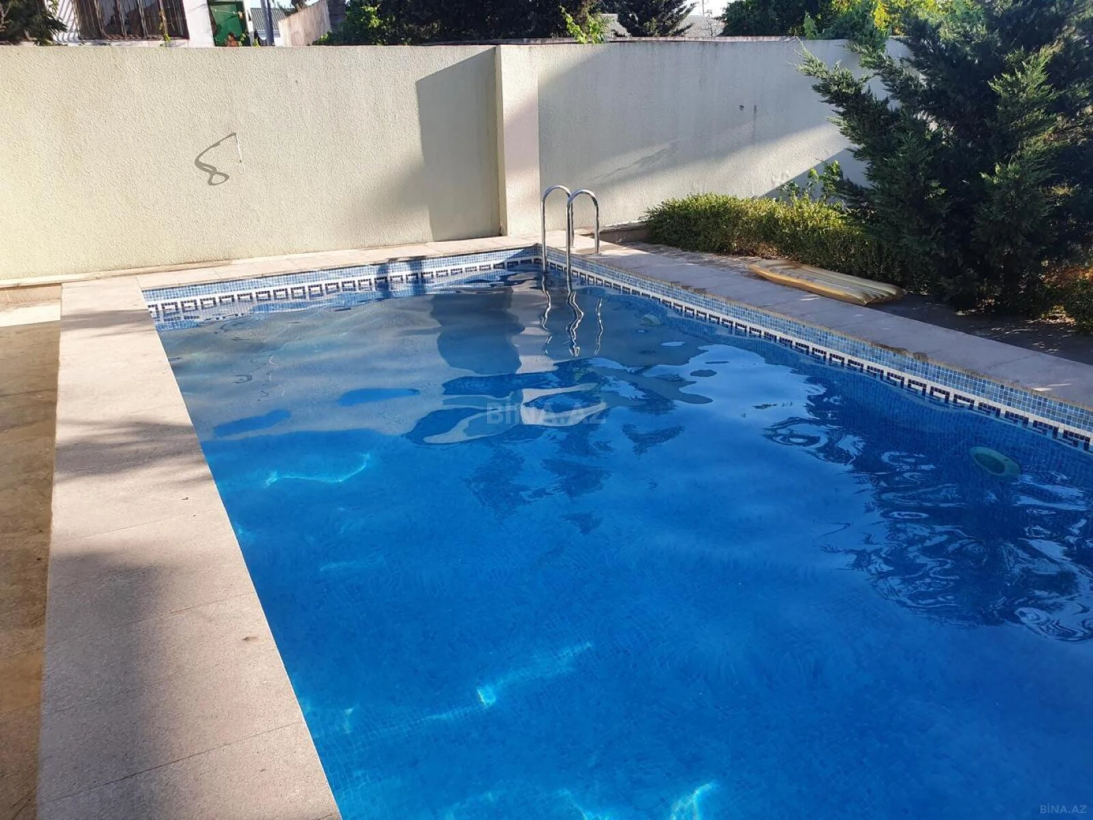 Kirayə verilir 7 otaqlı həyət evi 300 m²