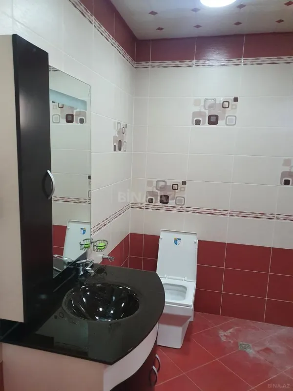 Kirayə verilir 7 otaqlı həyət evi 300 m²