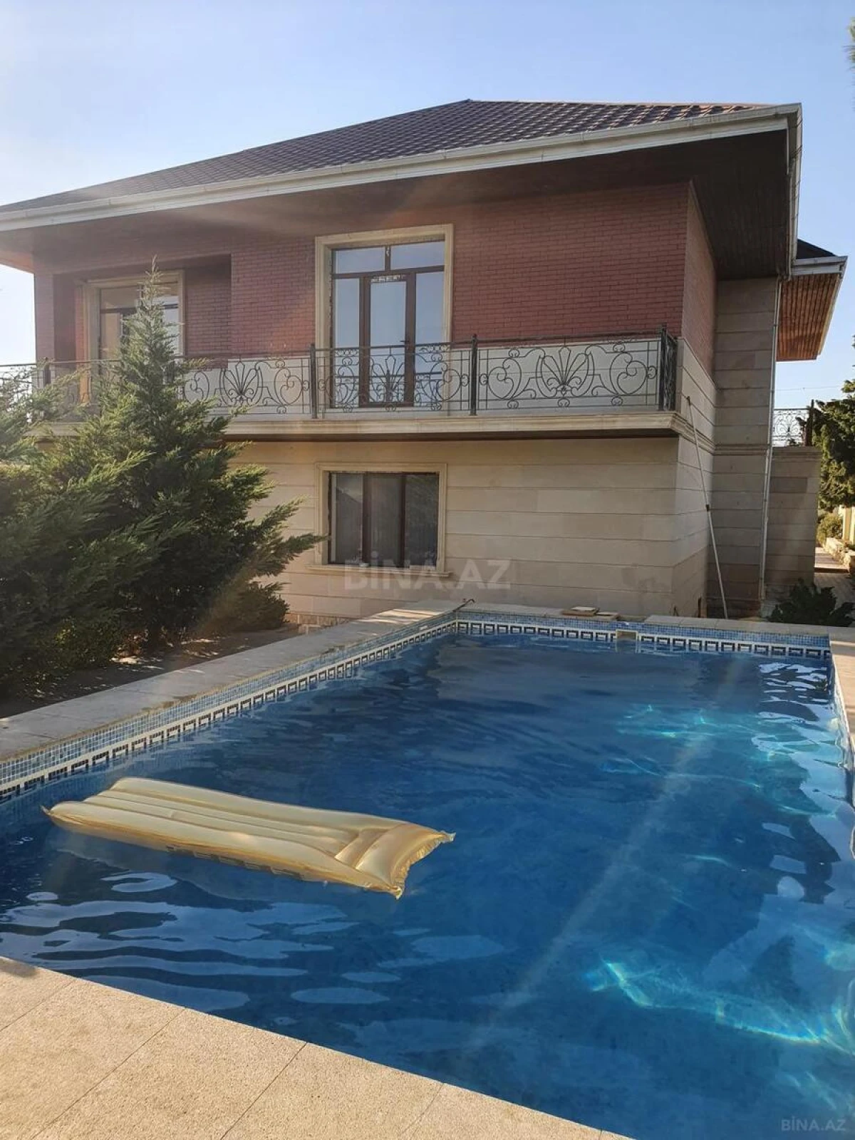 Kirayə verilir 7 otaqlı həyət evi 300 m²