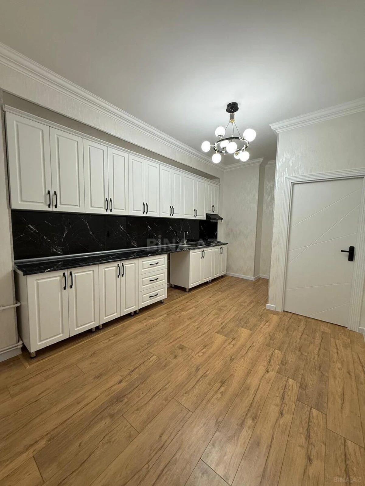 Satılır 3 otaqlı mənzil 101 m²