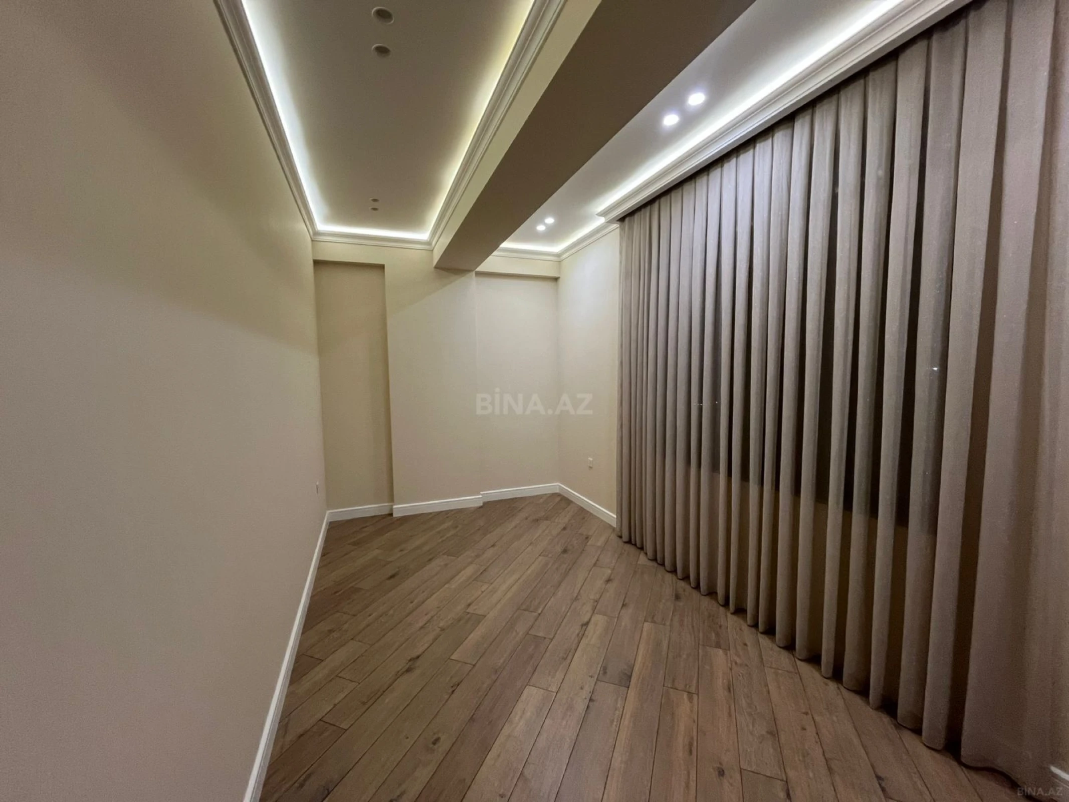 Satılır 3 otaqlı mənzil 99 m²