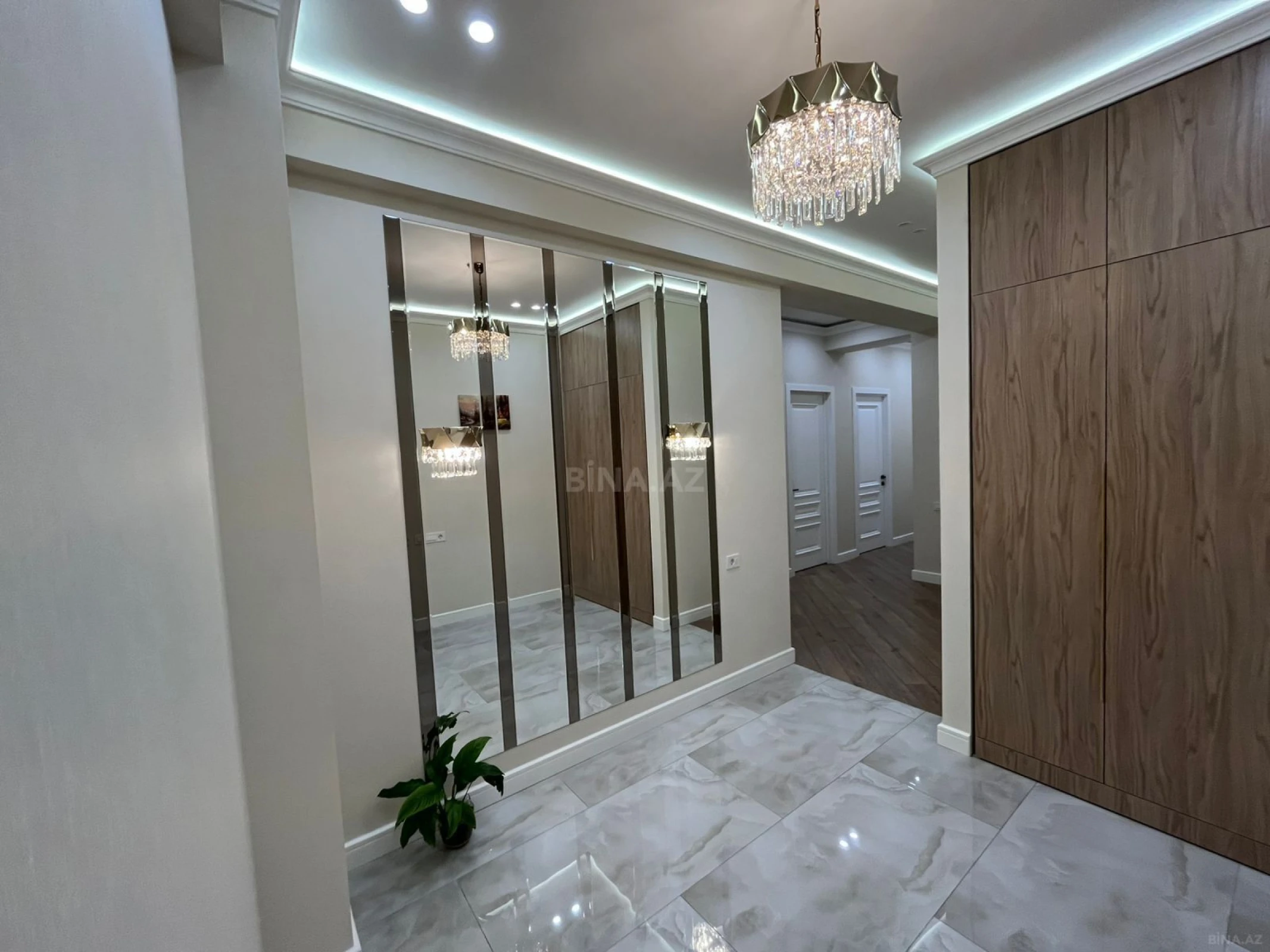 Satılır 3 otaqlı mənzil 99 m²