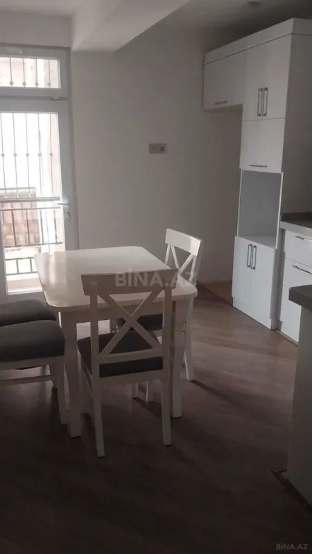 Satılır 2 otaqlı mənzil 93 m²