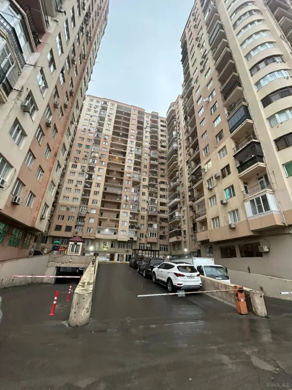 Satılır 2 otaqlı mənzil 93 m²