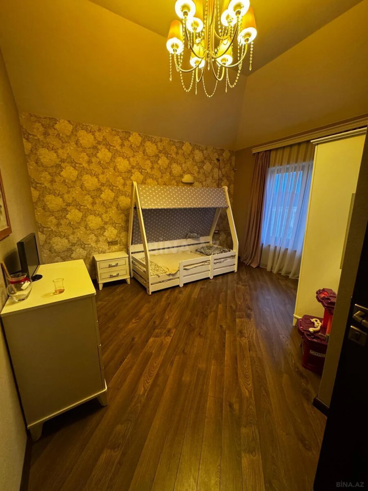 Kirayə verilir 5 otaqlı həyət evi 250 m²