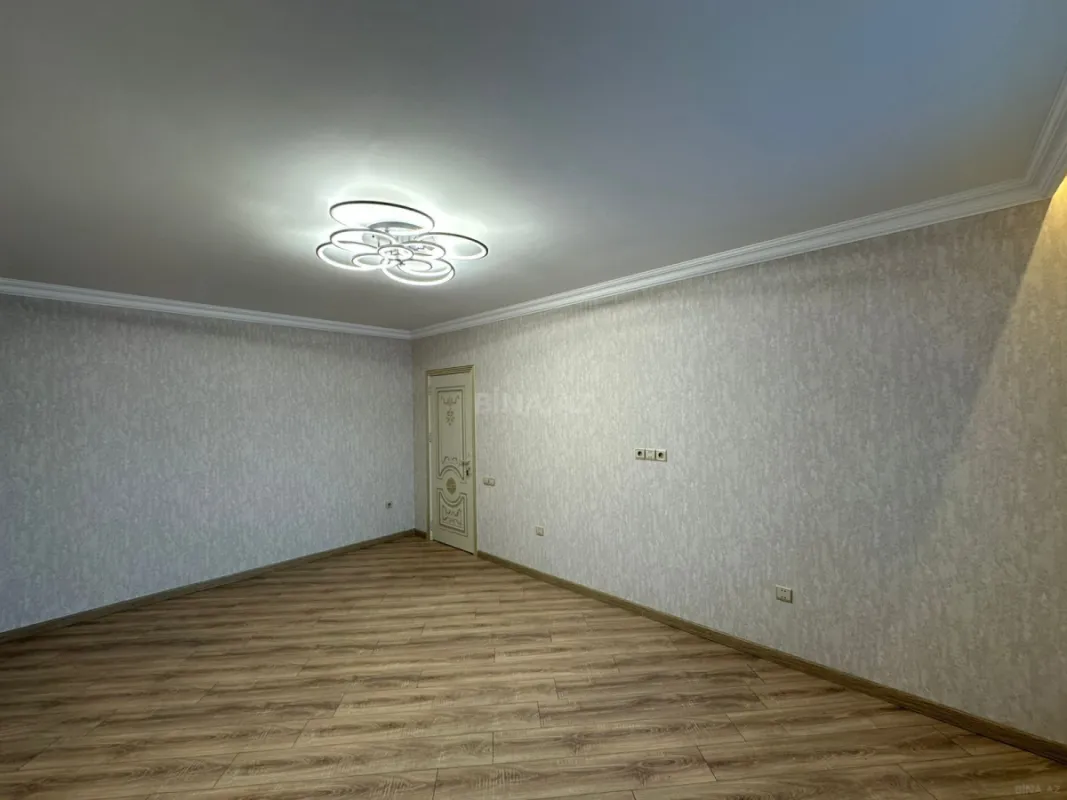 Satılır 4 otaqlı mənzil 110 m²