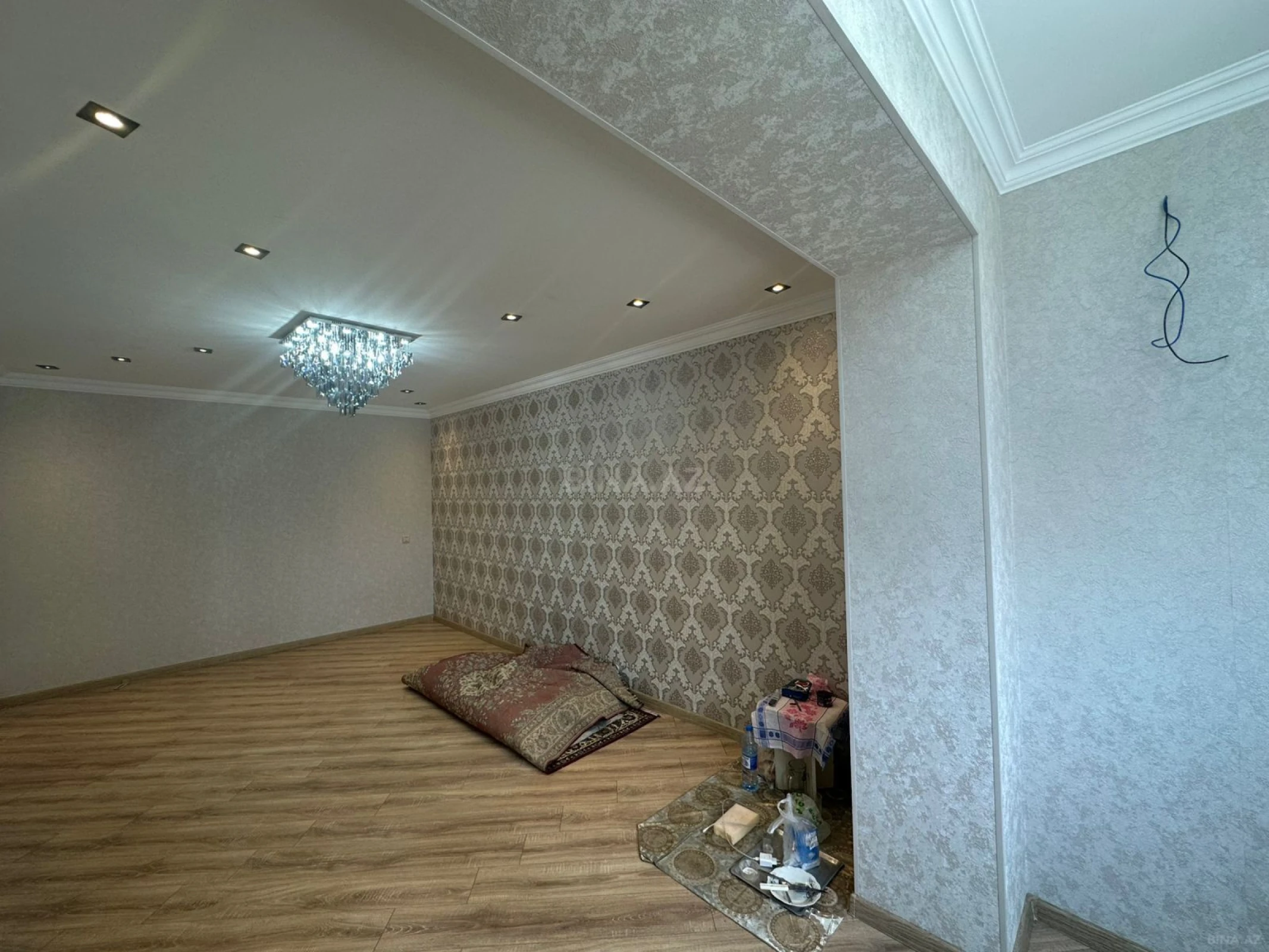 Satılır 4 otaqlı mənzil 110 m²