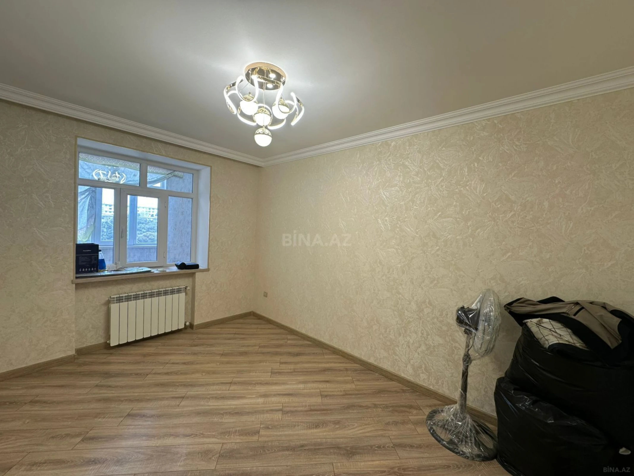 Satılır 4 otaqlı mənzil 110 m²