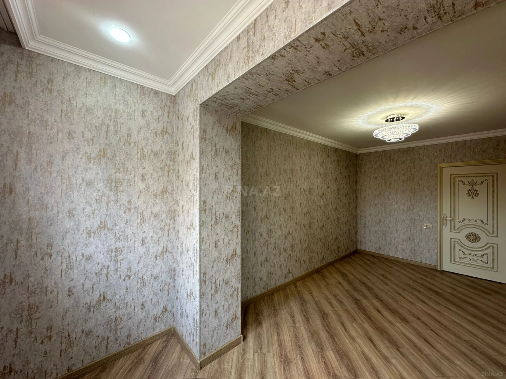 Satılır 4 otaqlı mənzil 110 m²