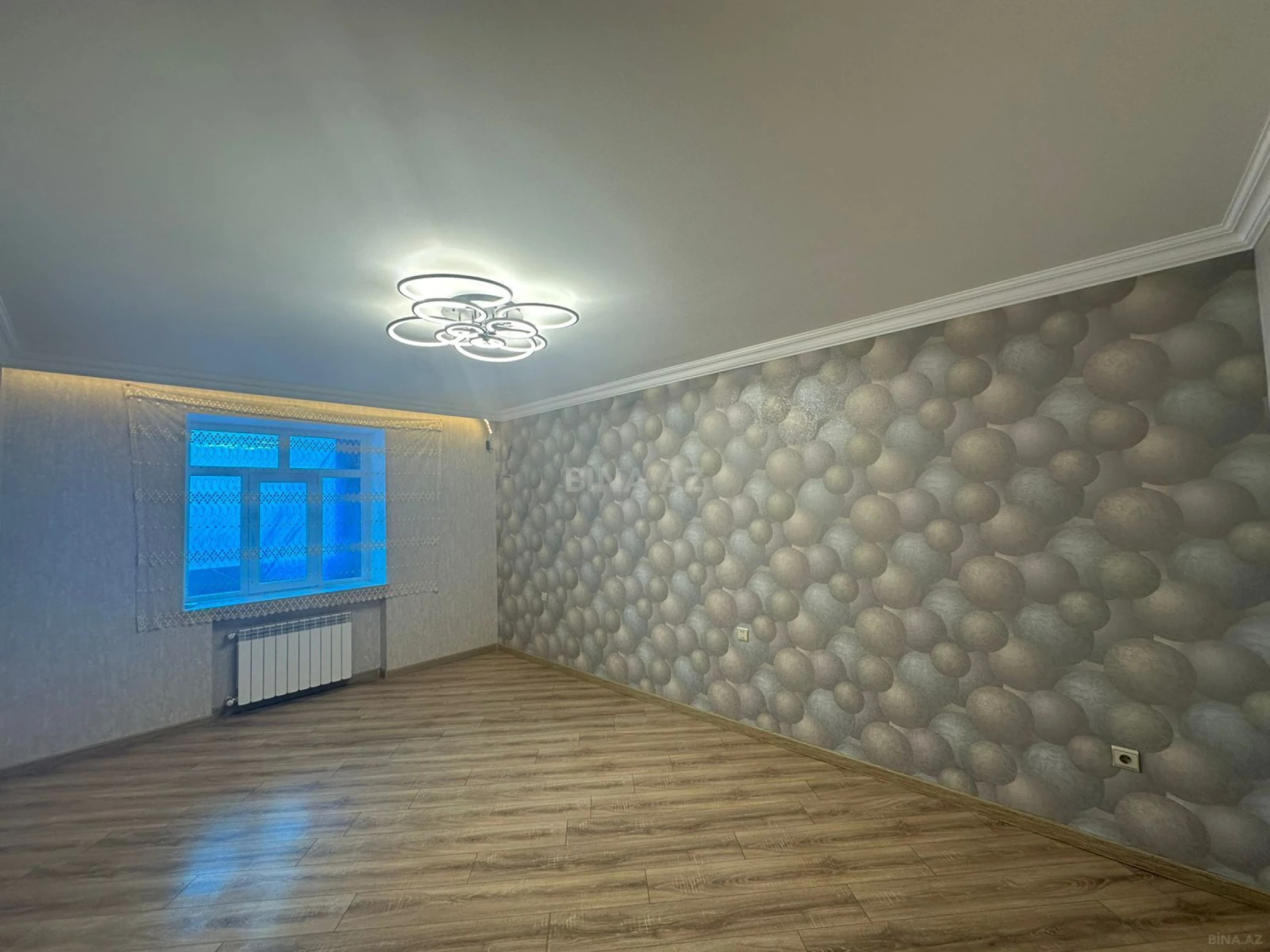 Satılır 4 otaqlı mənzil 110 m²