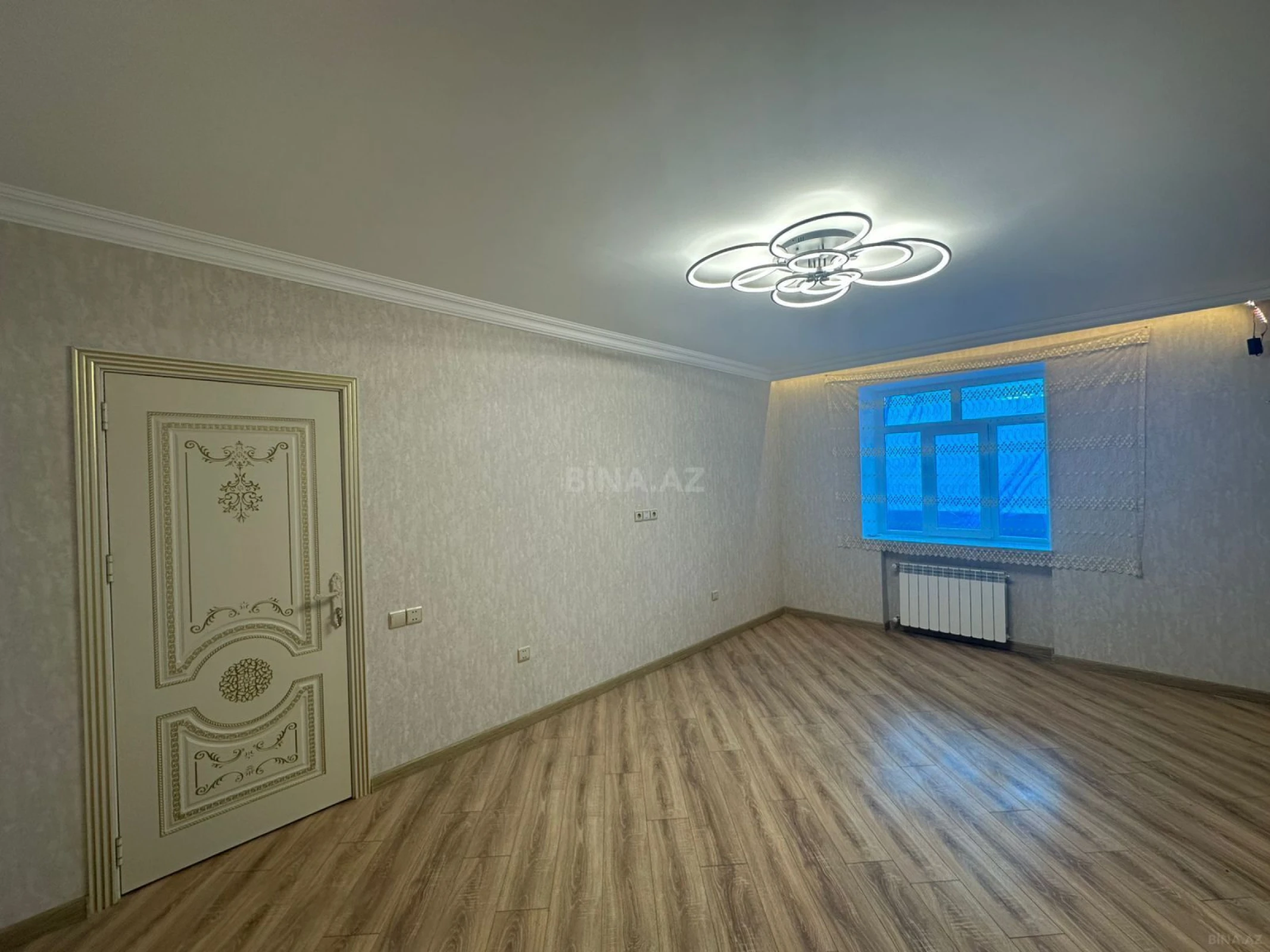 Satılır 4 otaqlı mənzil 110 m²