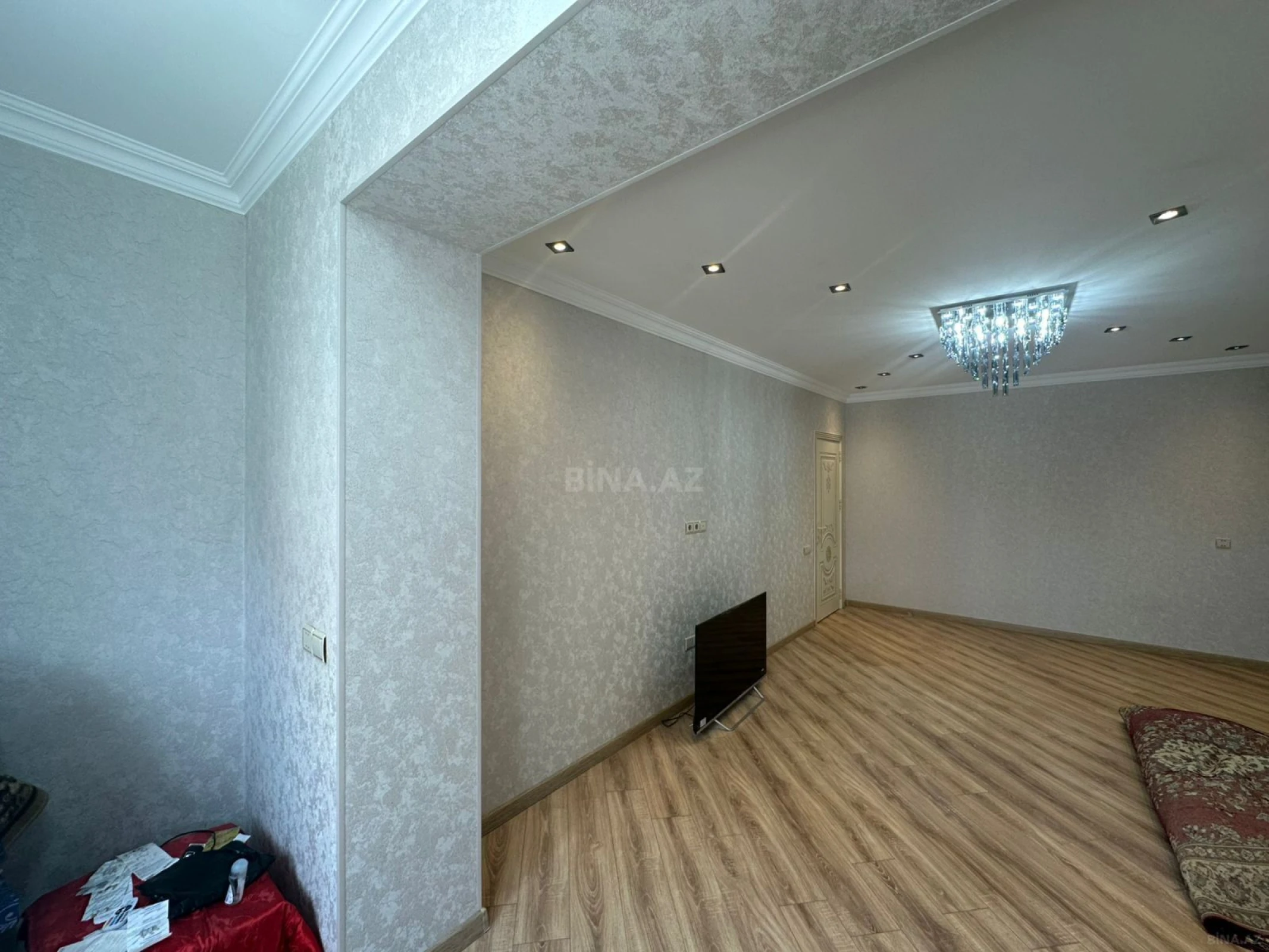 Satılır 4 otaqlı mənzil 110 m²