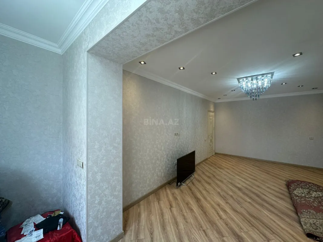 Satılır 4 otaqlı mənzil 110 m²