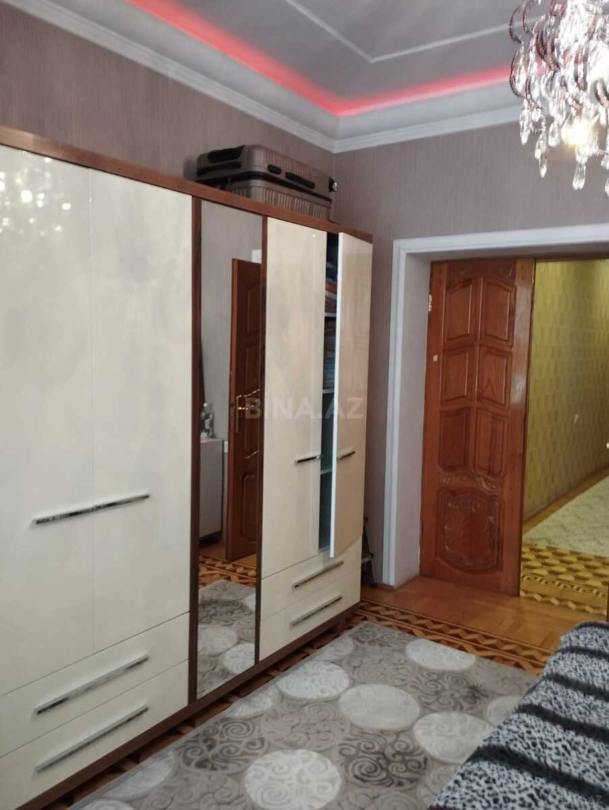 Kirayə verilir 3 otaqlı mənzil 112 m²