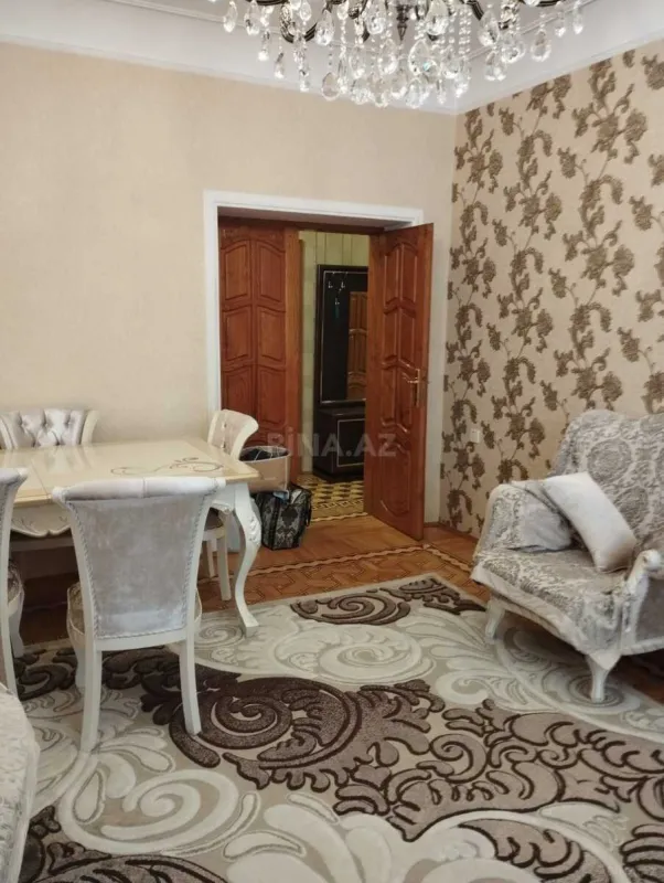 Kirayə verilir 3 otaqlı mənzil 112 m²