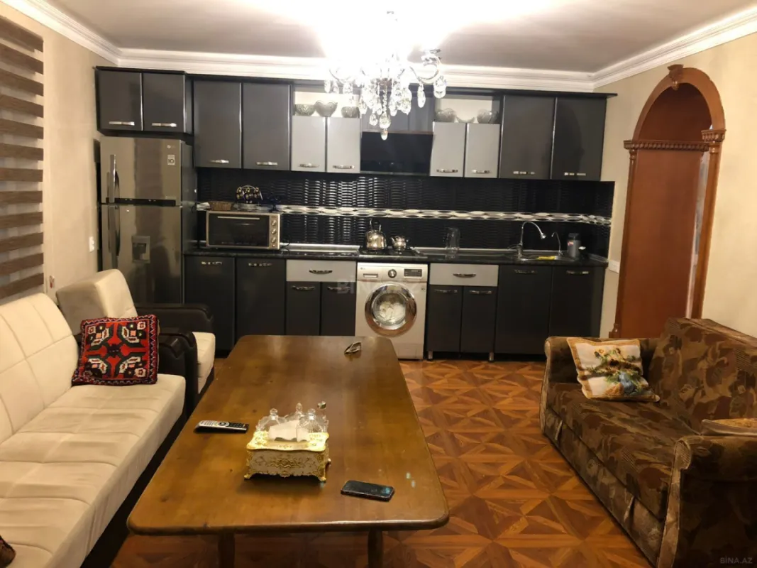 Kirayə verilir 7 otaqlı həyət evi 250 m²