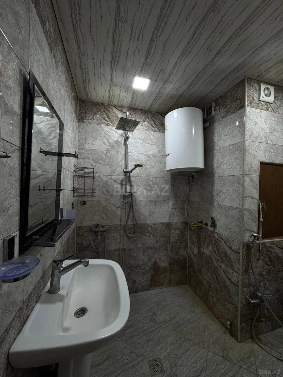 Kirayə verilir 2 otaqlı mənzil 55 m²