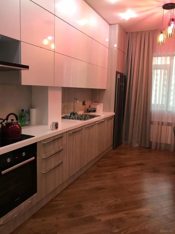 Satılır 3 otaqlı mənzil 105 m²