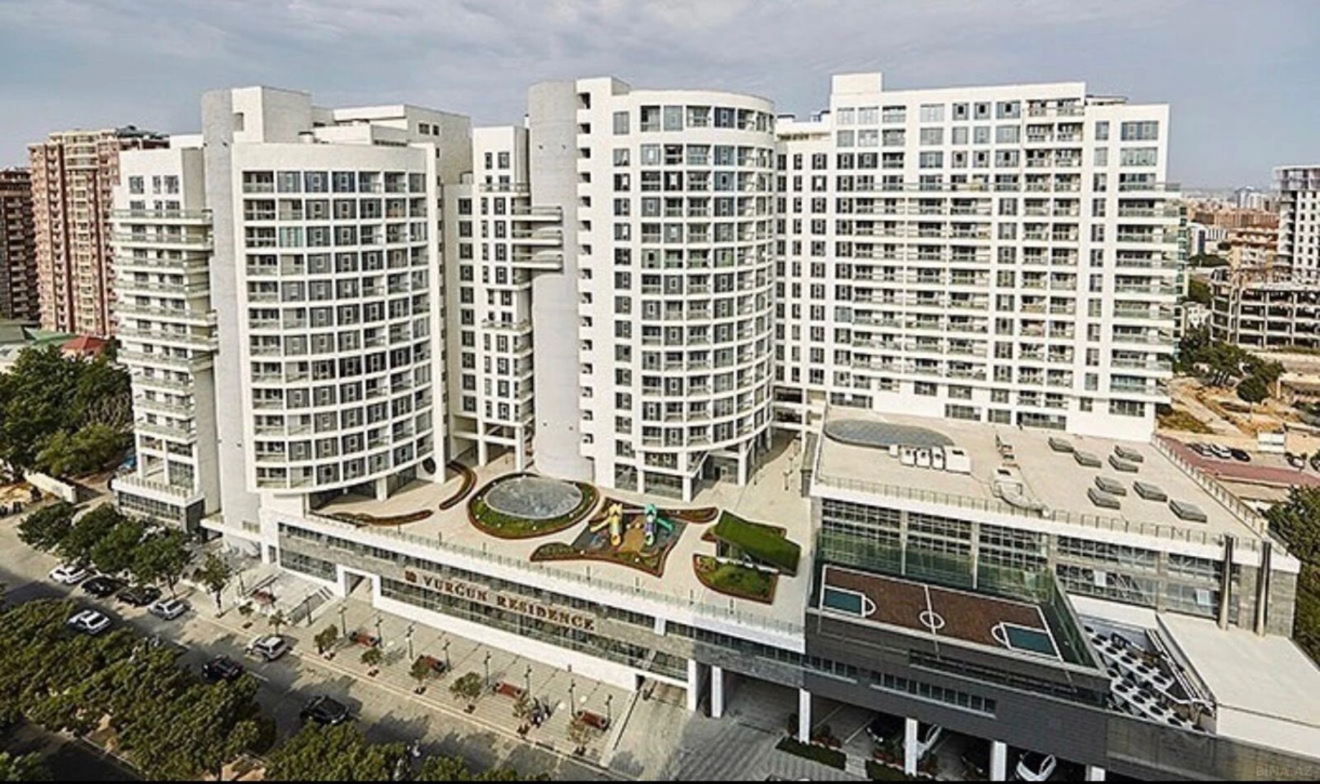 Satılır 3 otaqlı mənzil 105 m²