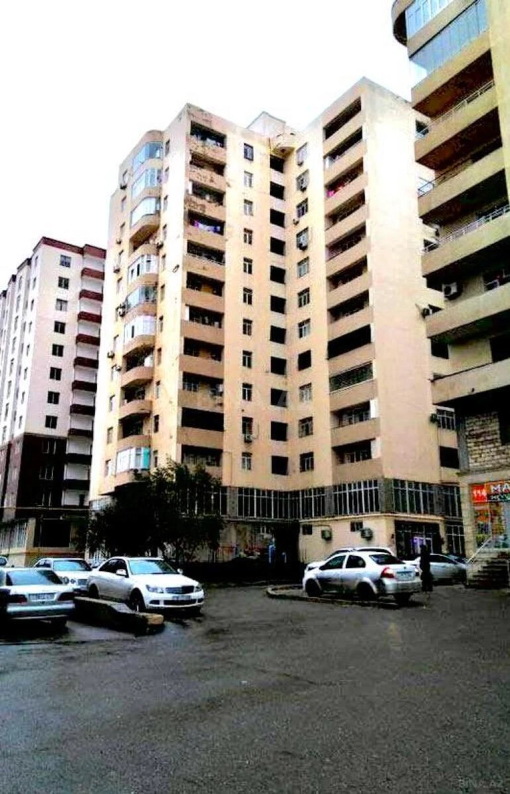 Satılır 2 otaqlı mənzil 68 m²