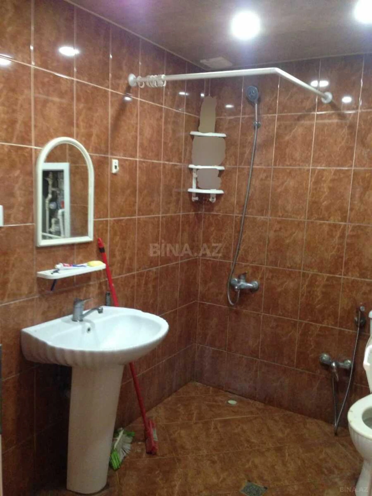 Satılır 2 otaqlı mənzil 68 m²