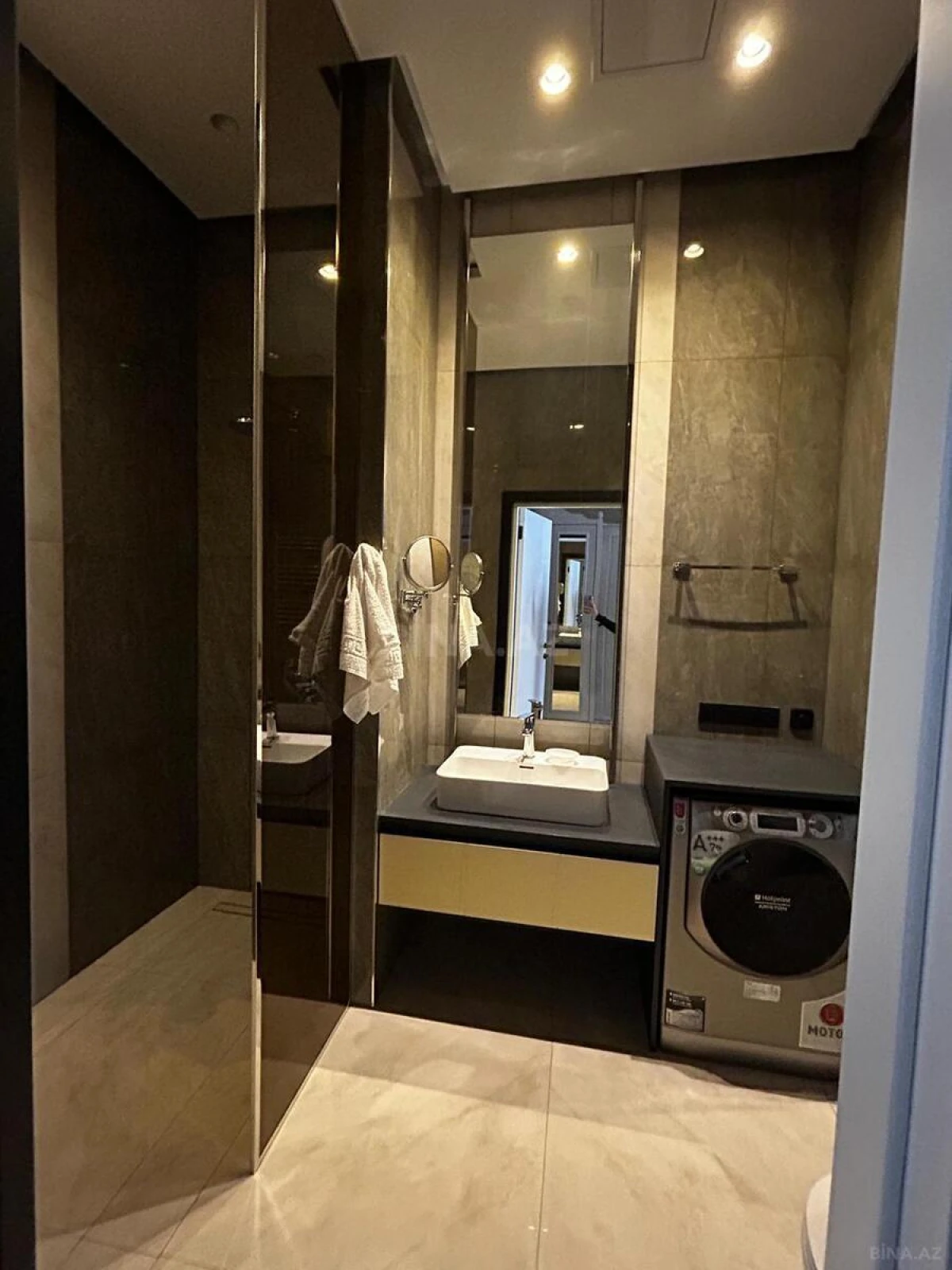 Satılır 2 otaqlı mənzil 76.5 m²