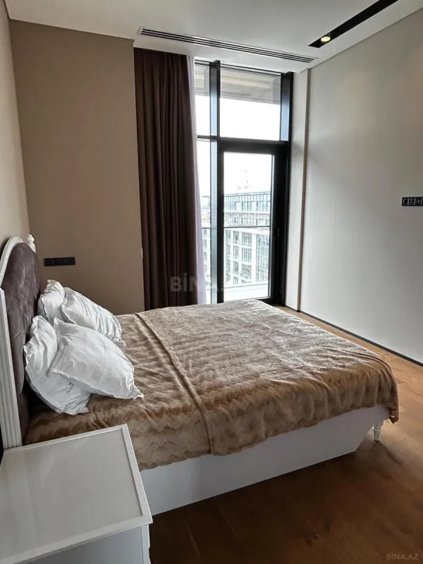 Satılır 2 otaqlı mənzil 76.5 m²