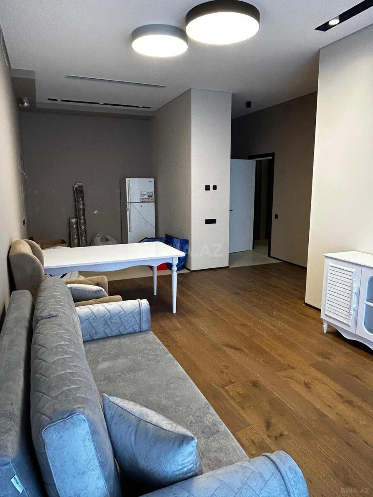 Satılır 2 otaqlı mənzil 76.5 m²