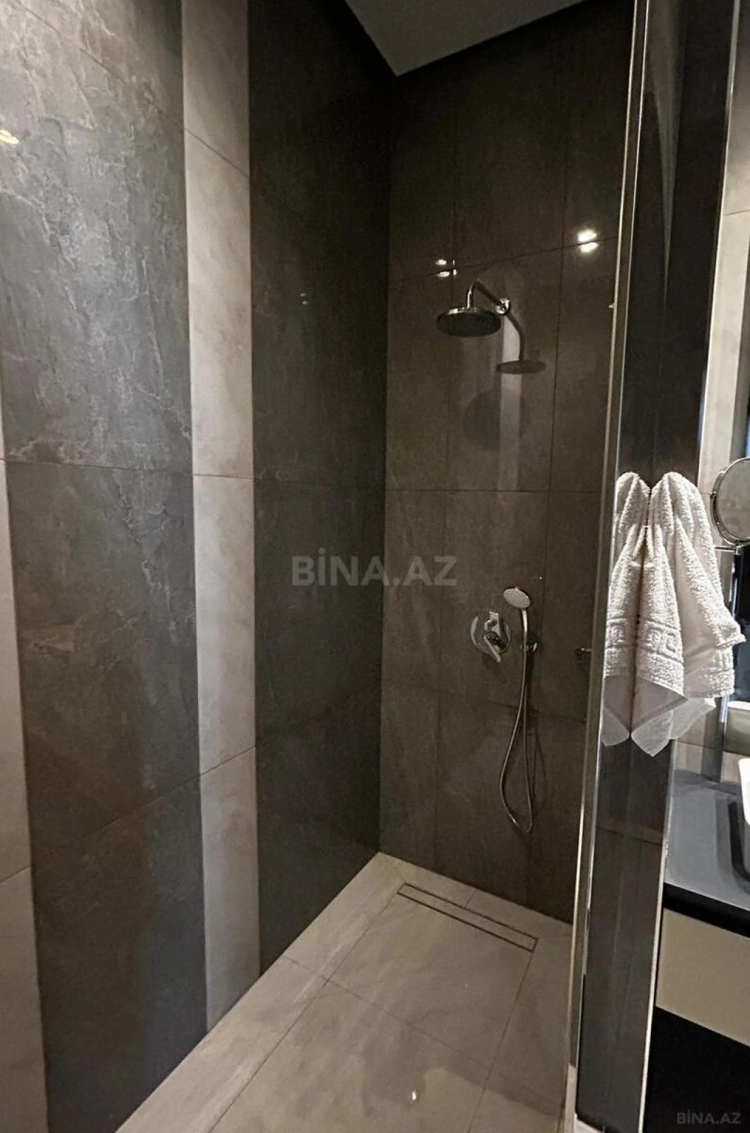 Satılır 2 otaqlı mənzil 76.5 m²